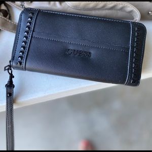 Guess Wristlet